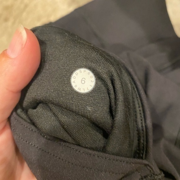 Lululemon train time crop 17” luxtreme - Picture 6 of 6